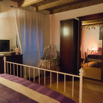 camera-viola-casale-del-sole-garda-b&b-4